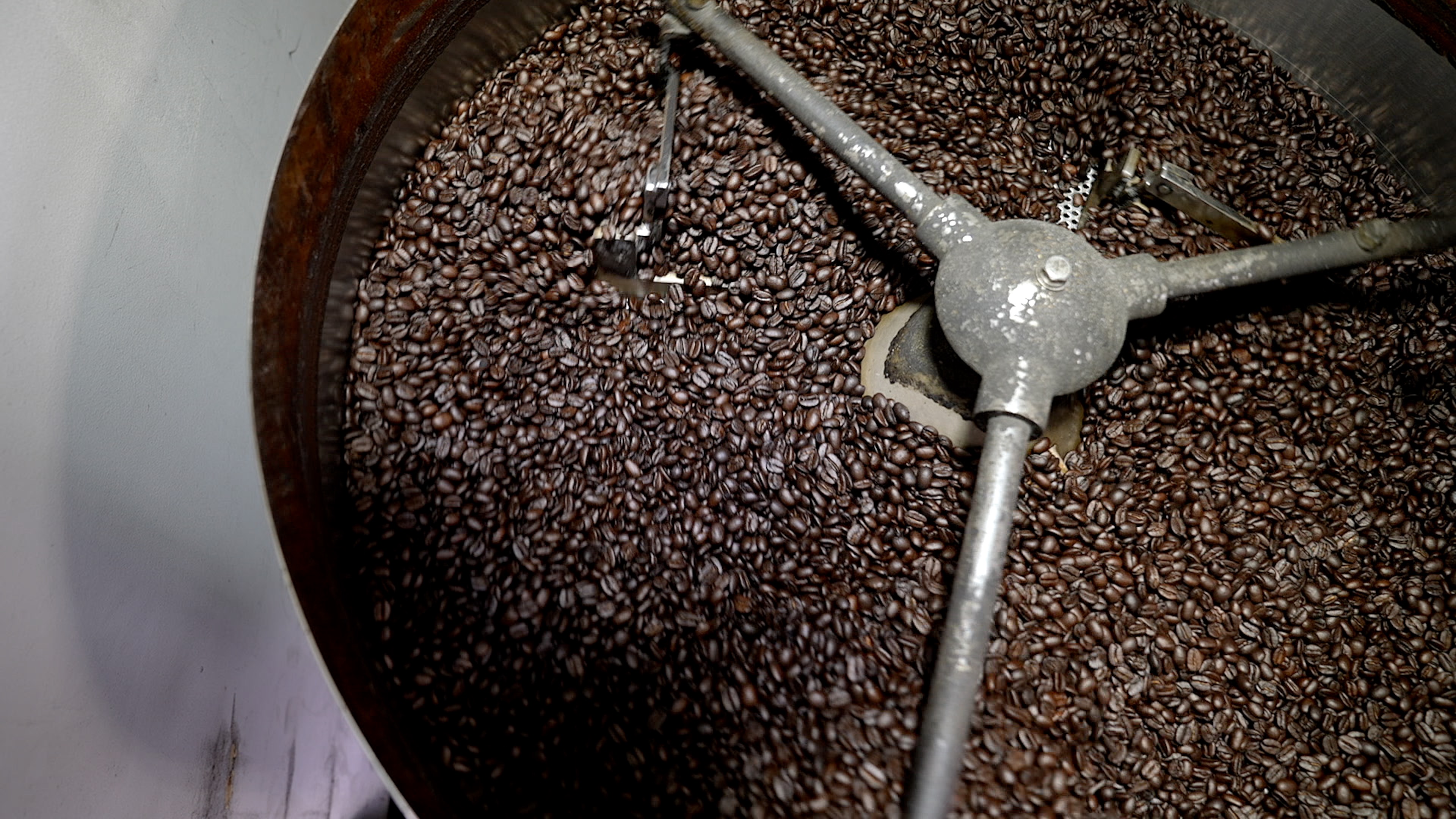 焙煎されたコーヒー豆